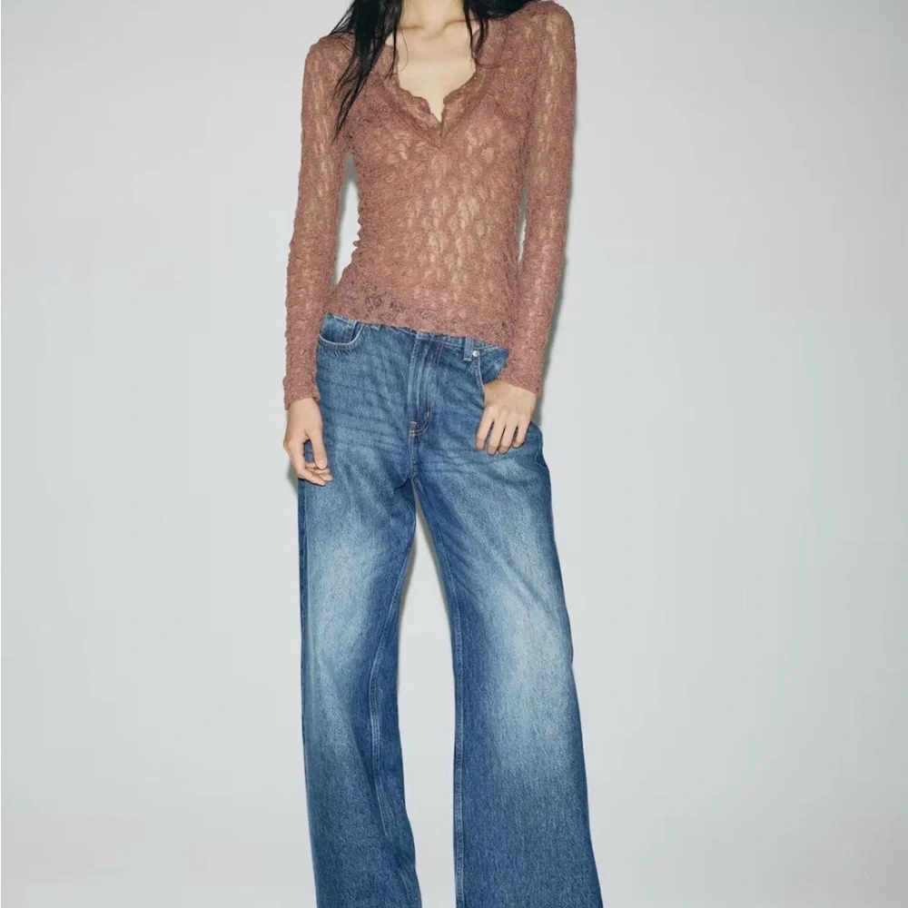 NWT H&M V-Neck Lace Top in Dusty Rose